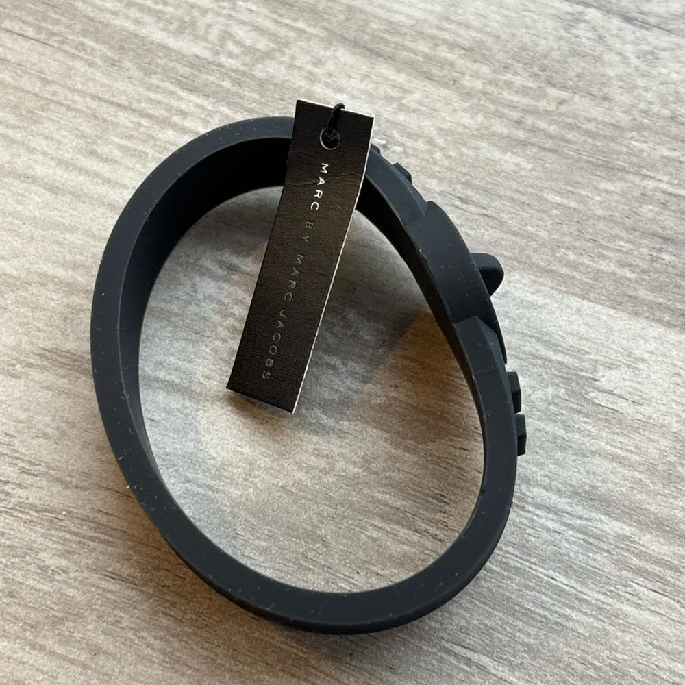 Black Silicone Adjustable Wearable Band